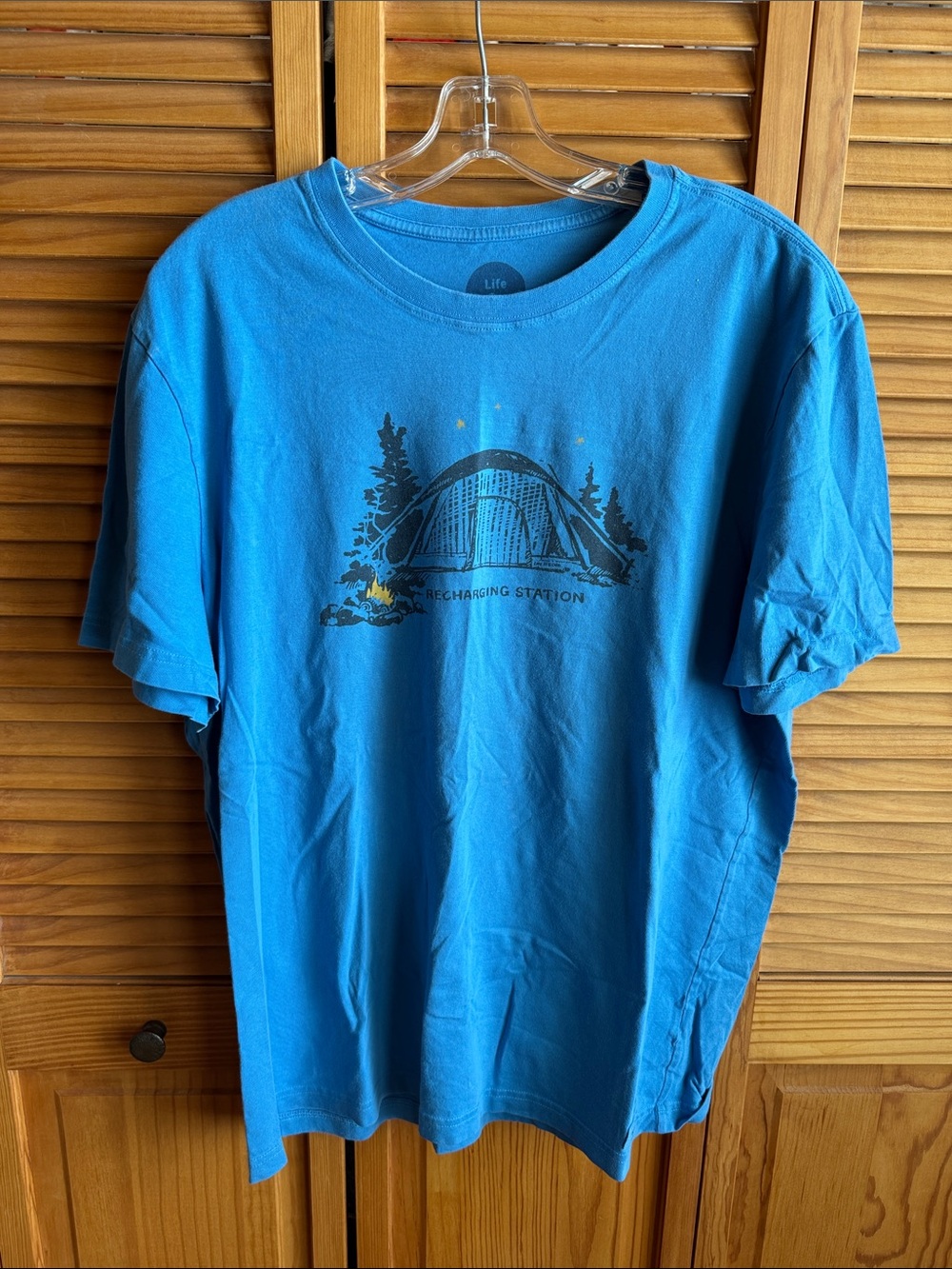 LIFE IS GOOD Blue Graphic 'Recharging Station' Tee